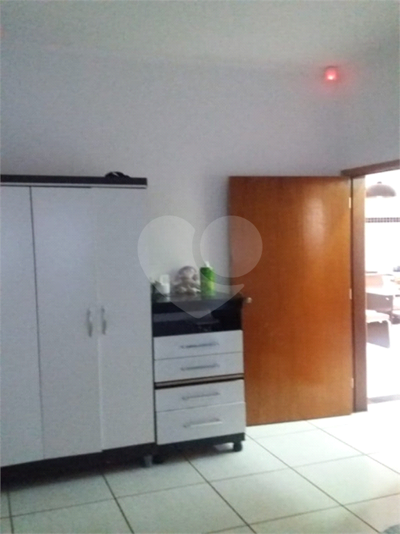 Casa à venda com 2 quartos, 300m² - Foto 22