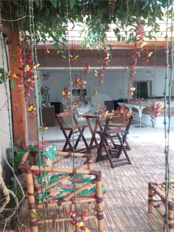 Casa à venda com 2 quartos, 300m² - Foto 9