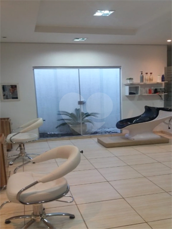 Casa à venda com 2 quartos, 300m² - Foto 5