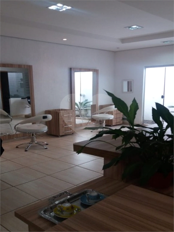 Casa à venda com 2 quartos, 300m² - Foto 13