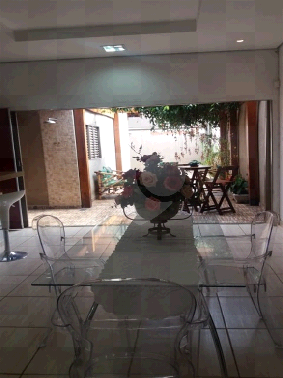 Casa à venda com 2 quartos, 300m² - Foto 4