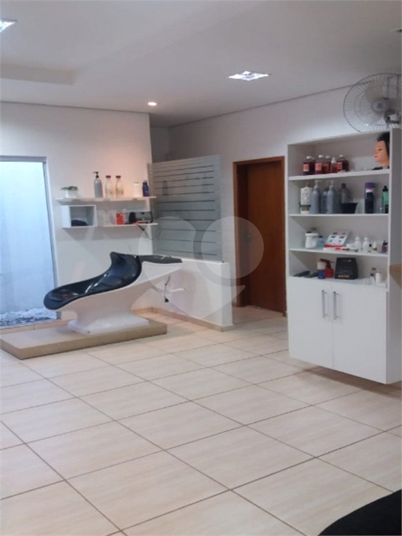 Casa à venda com 2 quartos, 300m² - Foto 6