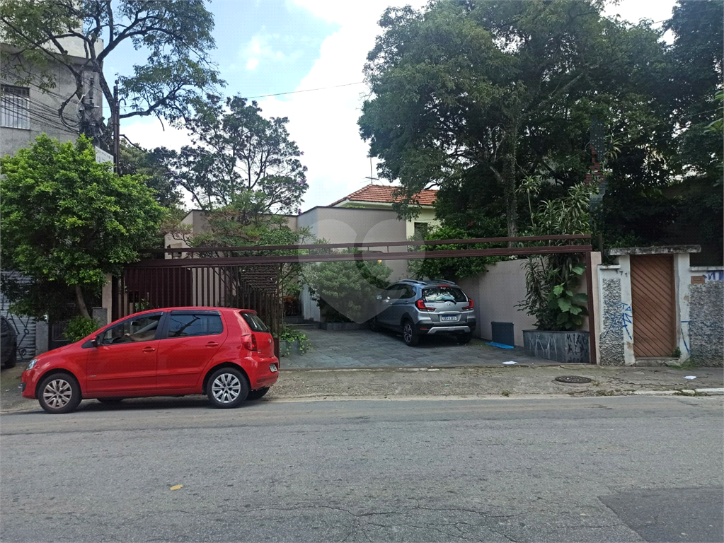 Terreno na Zona Norte, no Bairro Vila Prado, com 540m², Próximo a Avenida Deputado Emilio Carlos
