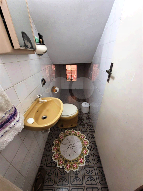 Sobrado Na Vila Galvão com 03 Dormitórios e Edícula  por R$ 549.000,00