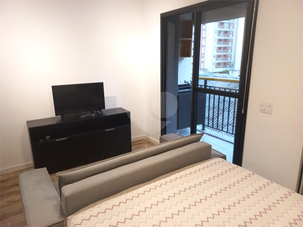 Apartamento com 26m², com 1 dormitório na Santa Cecília.