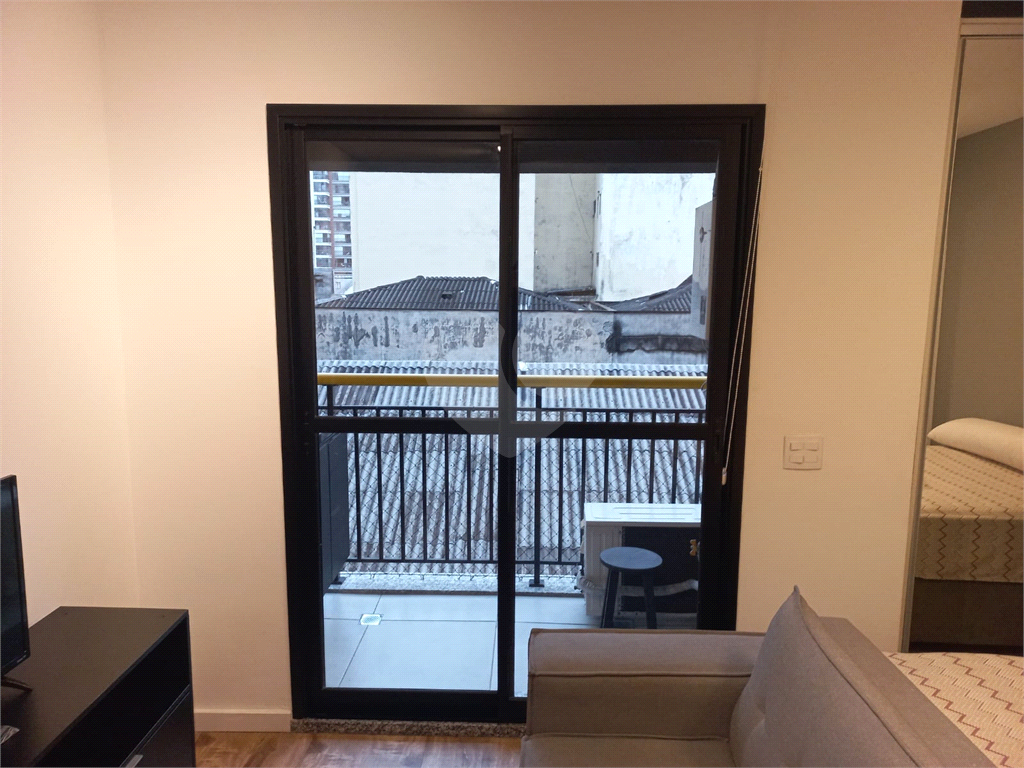 Apartamento com 26m², com 1 dormitório na Santa Cecília.