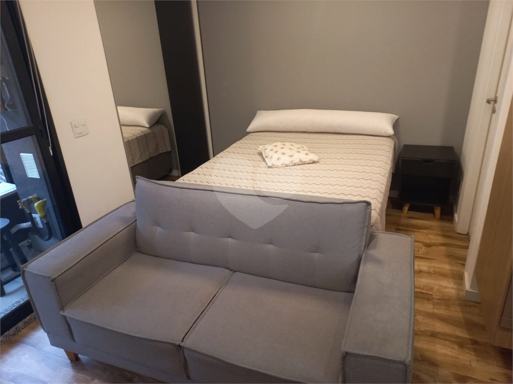 Apartamento com 26m², com 1 dormitório na Santa Cecília.