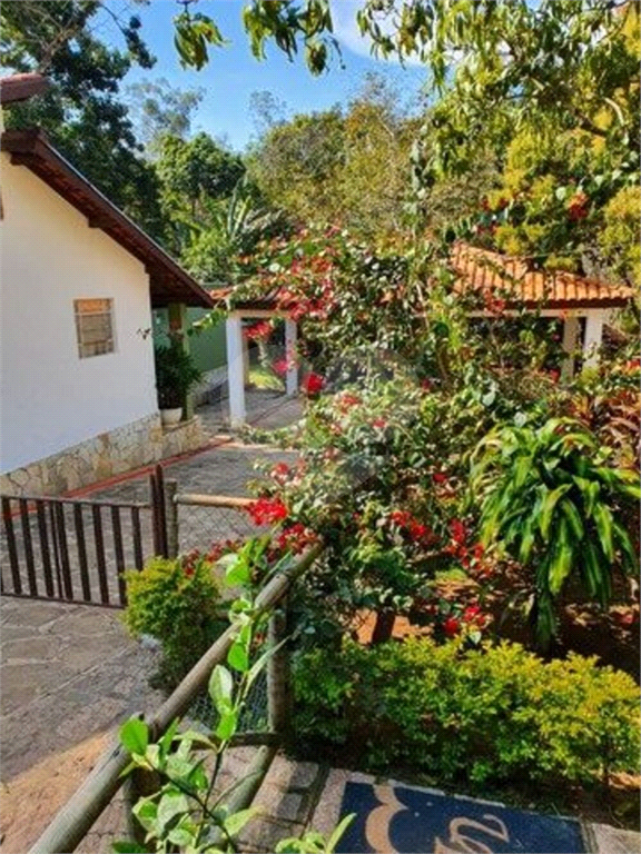 Chácara à venda com 5 quartos, 340m² - Foto 1