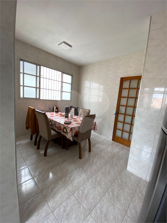 Casa à venda com 2 quartos, 237m² - Foto 11