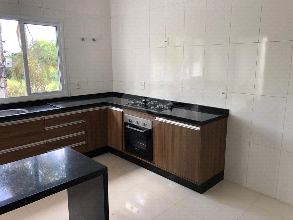 Casa de Condomínio à venda com 3 quartos, 227m² - Foto 9