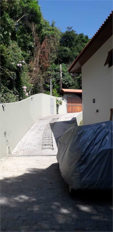 Casa de Condomínio à venda com 3 quartos, 250m² - Foto 4