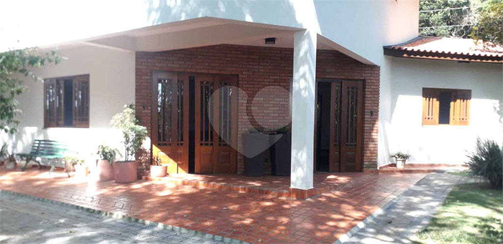 Casa de Condomínio à venda com 3 quartos, 250m² - Foto 2