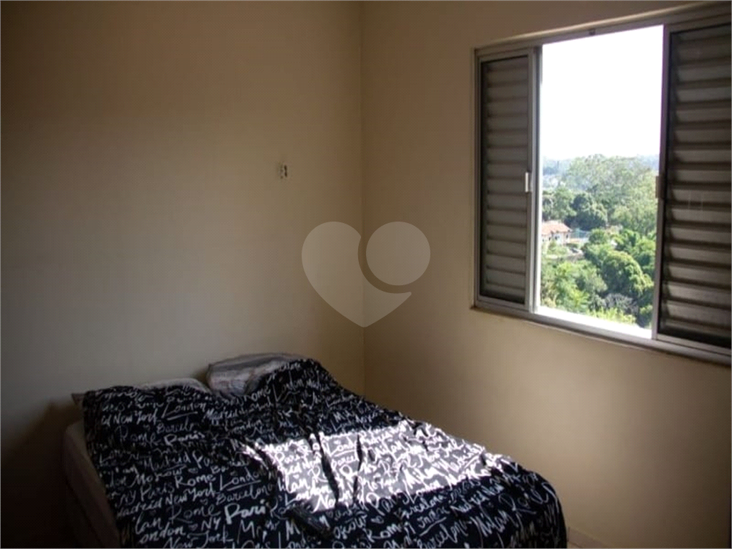 Casa térrea com 3 quartos e 2 vagas no Tremembé