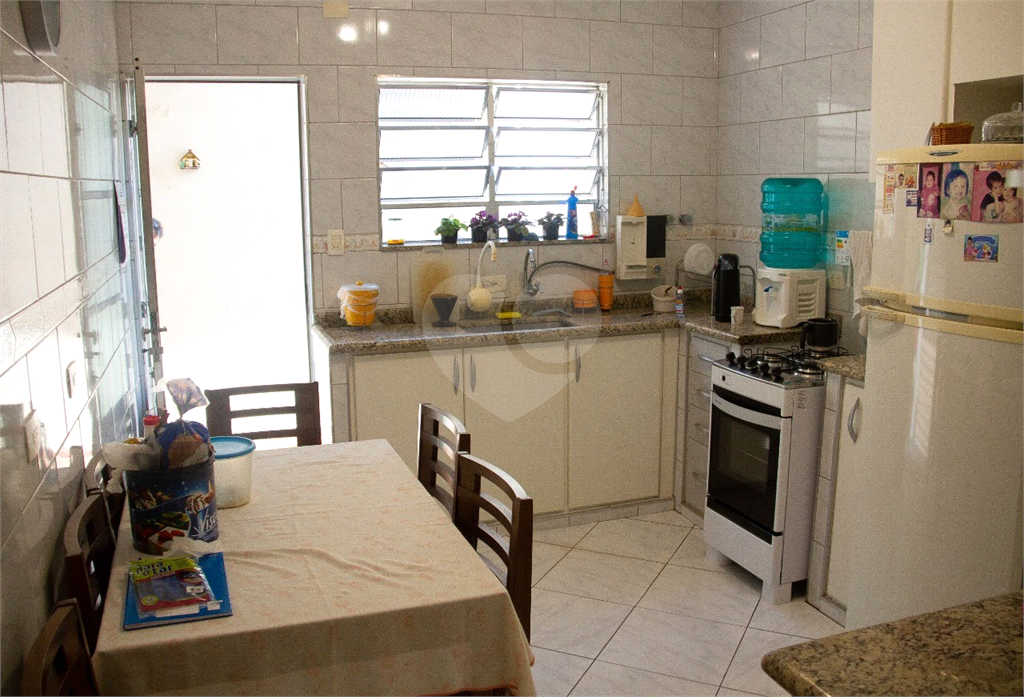 Casa térrea com 3 quartos e 2 vagas no Tremembé