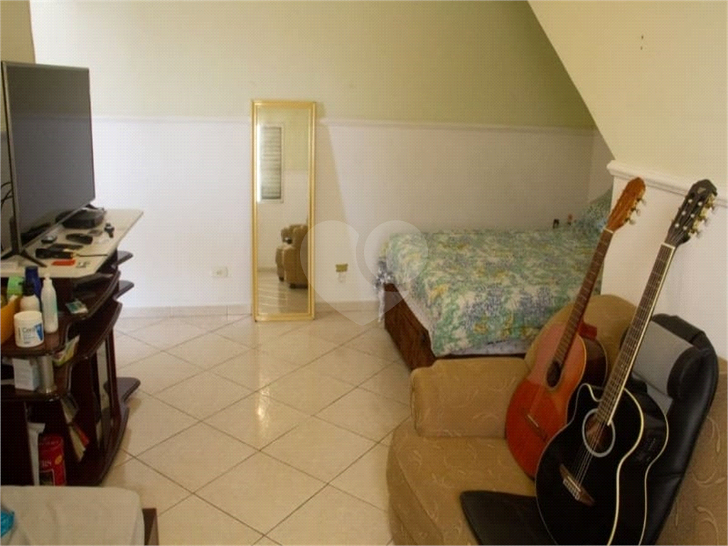 Casa térrea com 3 quartos e 2 vagas no Tremembé