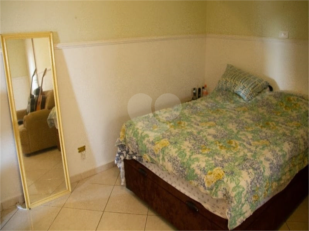 Casa térrea com 3 quartos e 2 vagas no Tremembé