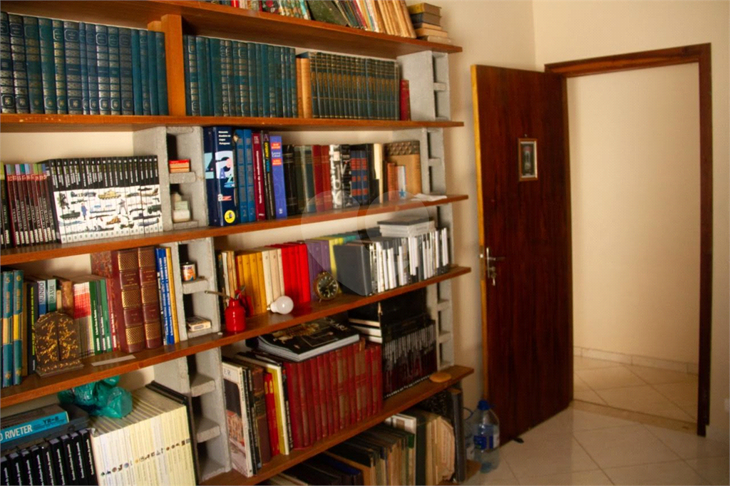 Casa térrea com 3 quartos e 2 vagas no Tremembé