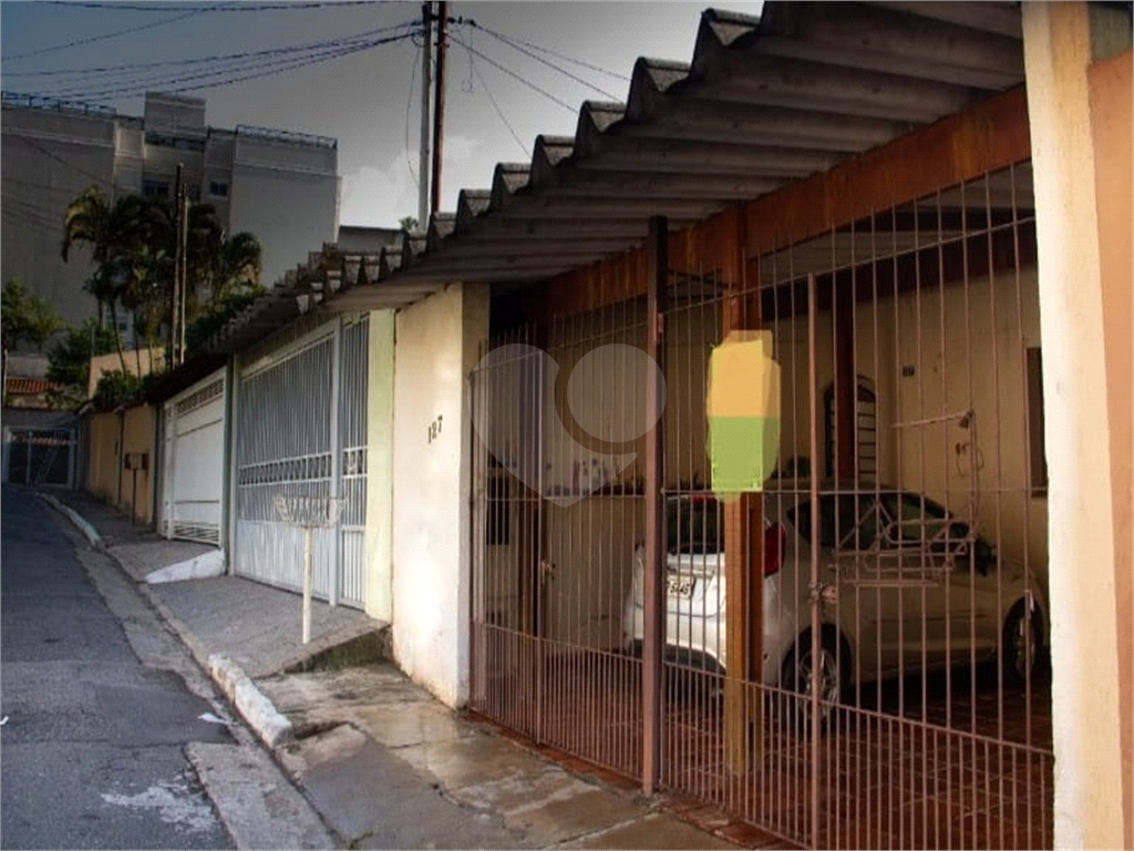 Casa térrea com 3 quartos e 2 vagas no Tremembé