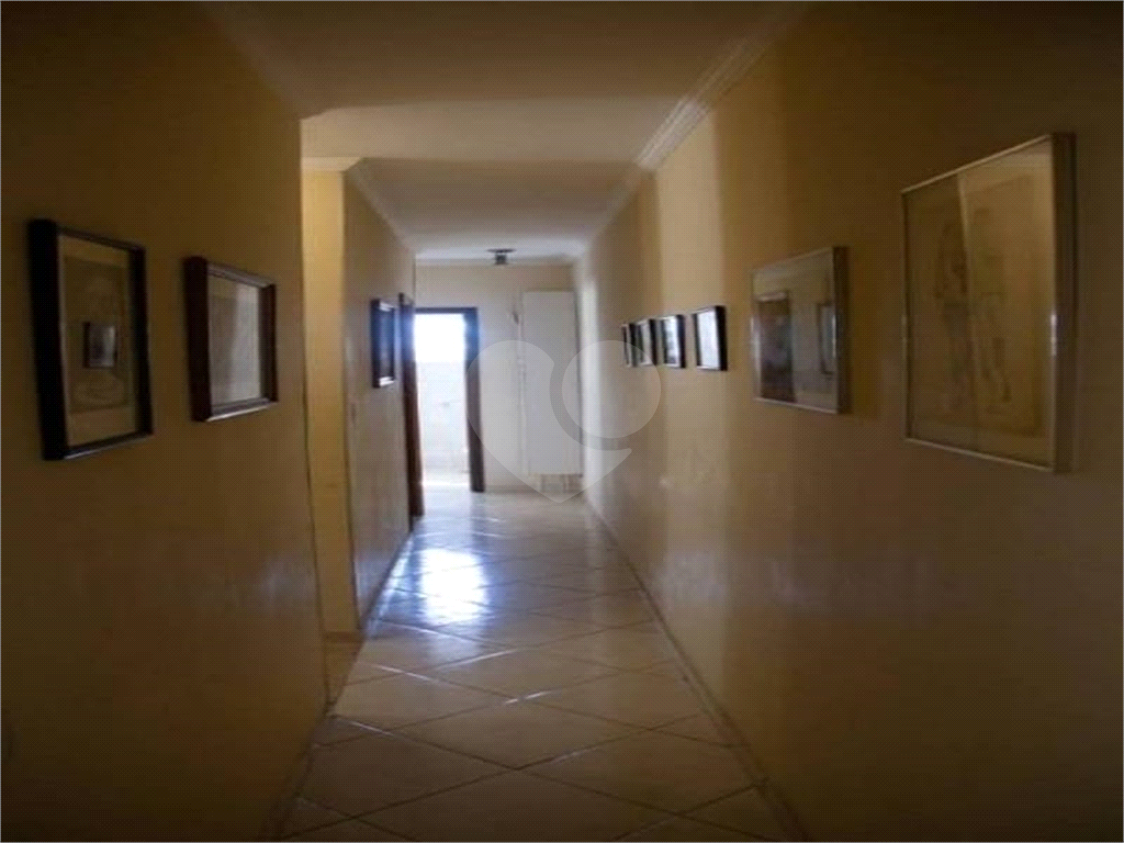 Casa térrea com 3 quartos e 2 vagas no Tremembé