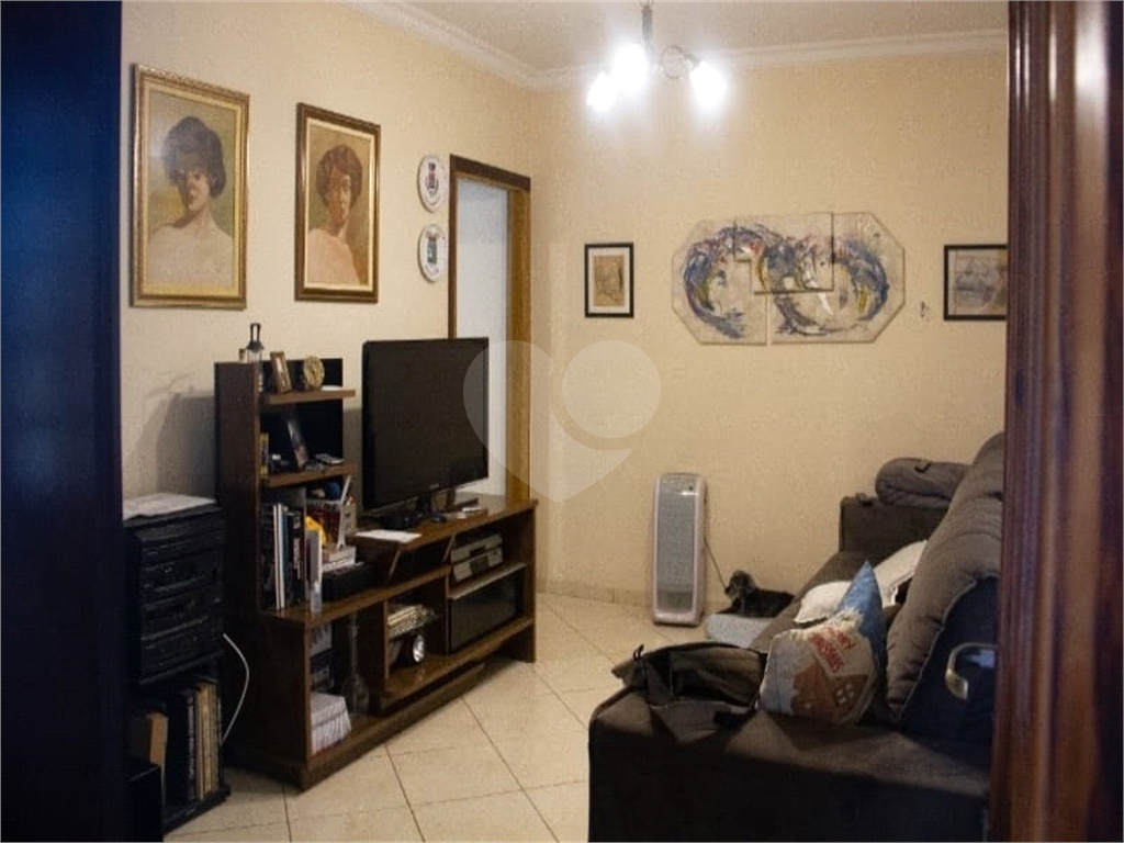 Casa térrea com 3 quartos e 2 vagas no Tremembé