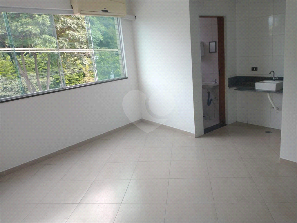 Prédio Comercial à Venda 375m²| 3 Andares Reformados na Parada Inglesa