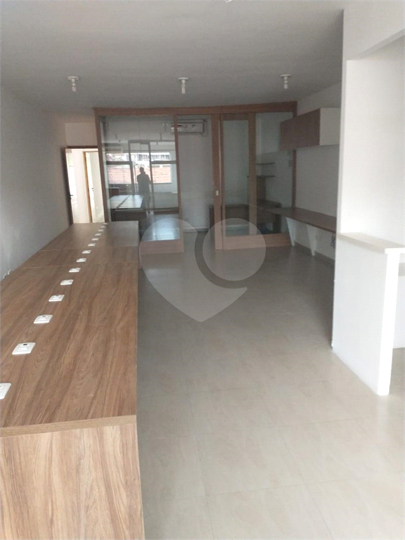 Prédio Comercial à Venda 375m²| 3 Andares Reformados na Parada Inglesa