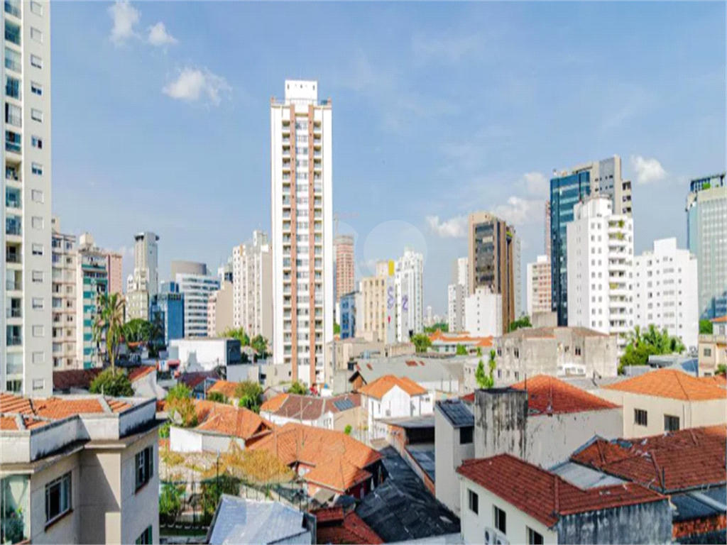 APARTAMENTO em PINHEIROS