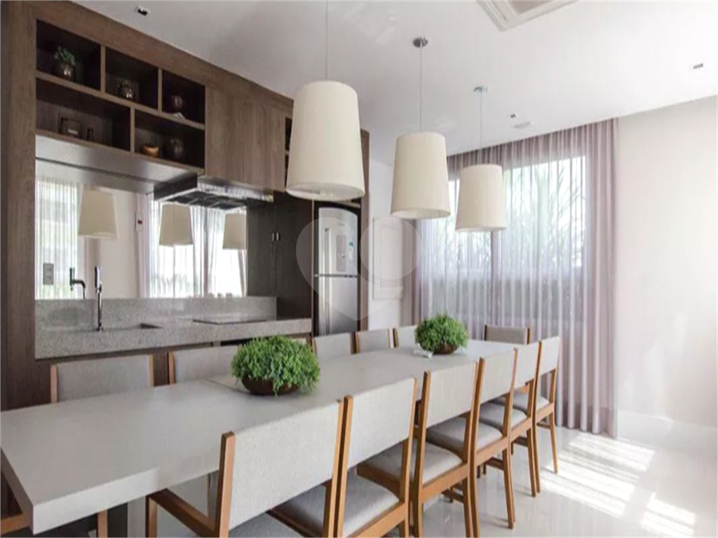 APARTAMENTO em PINHEIROS