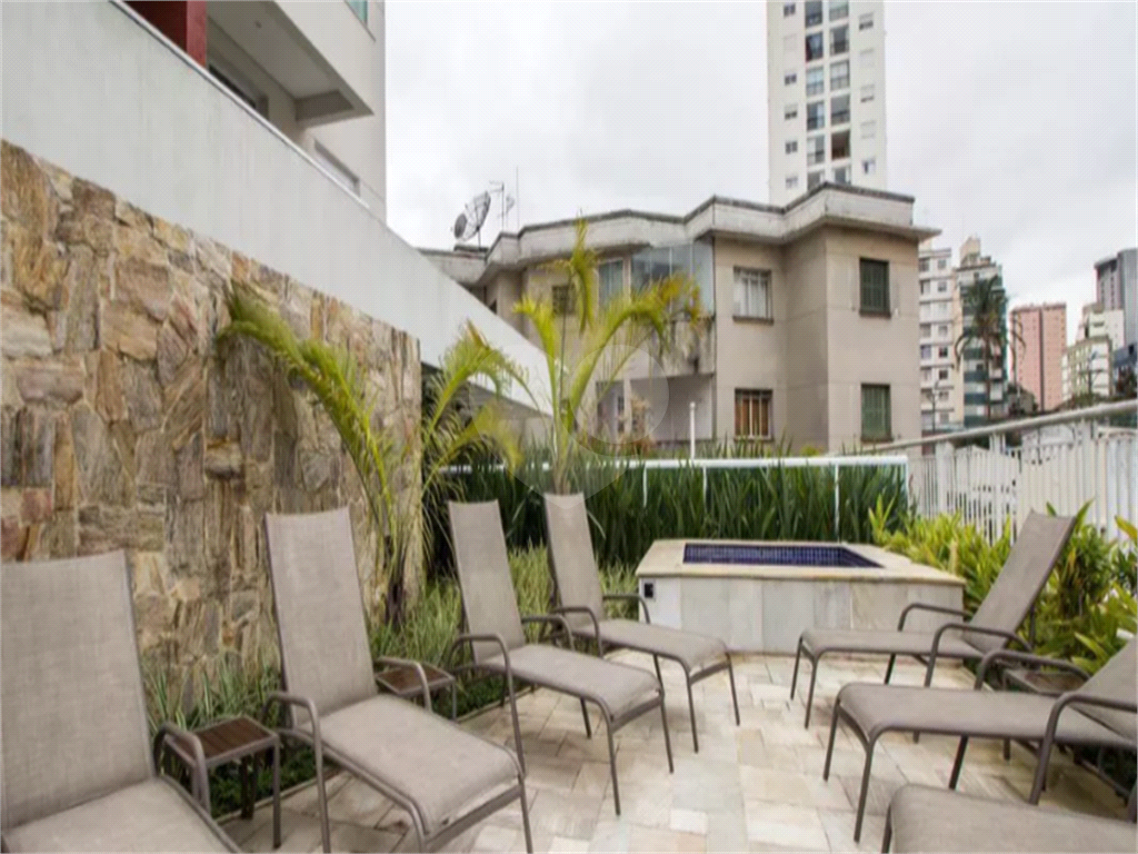 APARTAMENTO em PINHEIROS