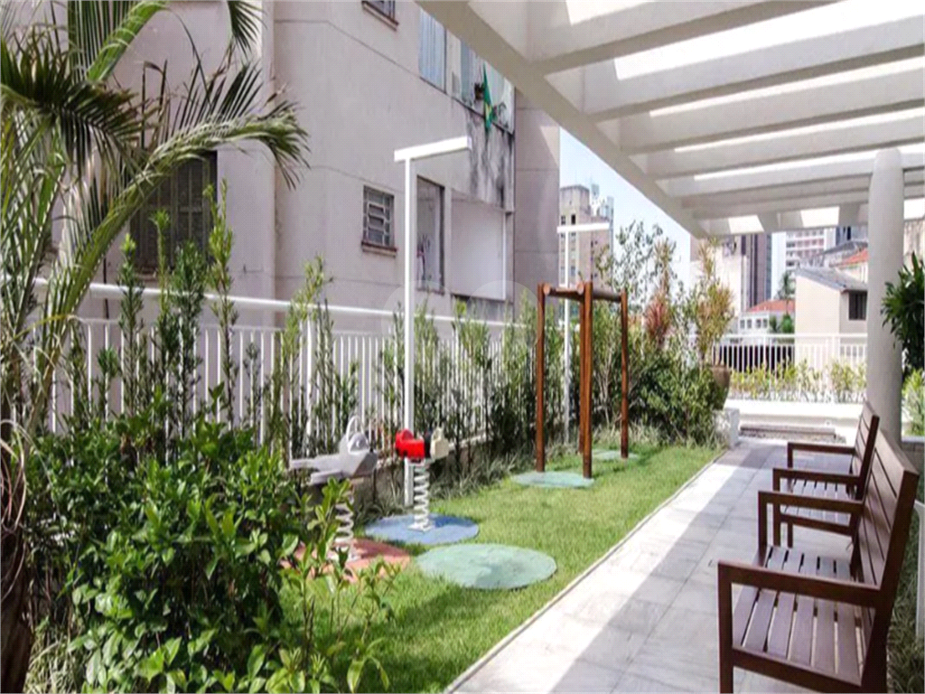 APARTAMENTO em PINHEIROS