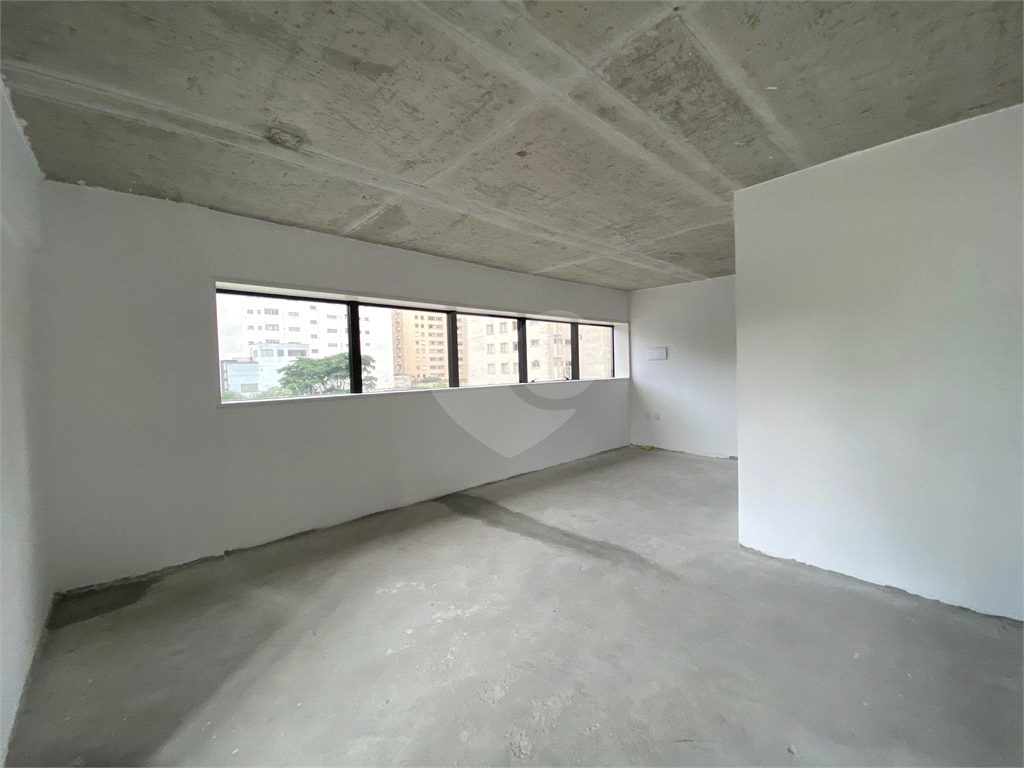 Oportunidade Sala Comercial de 39m2 com 01 vaga de garagem ao lado do Metro.