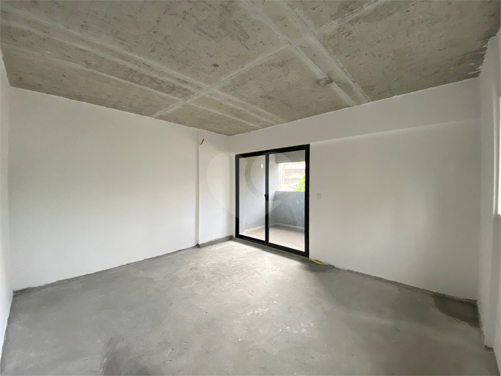 Oportunidade Sala Comercial de 39m2 com 01 vaga de garagem ao lado do Metro.