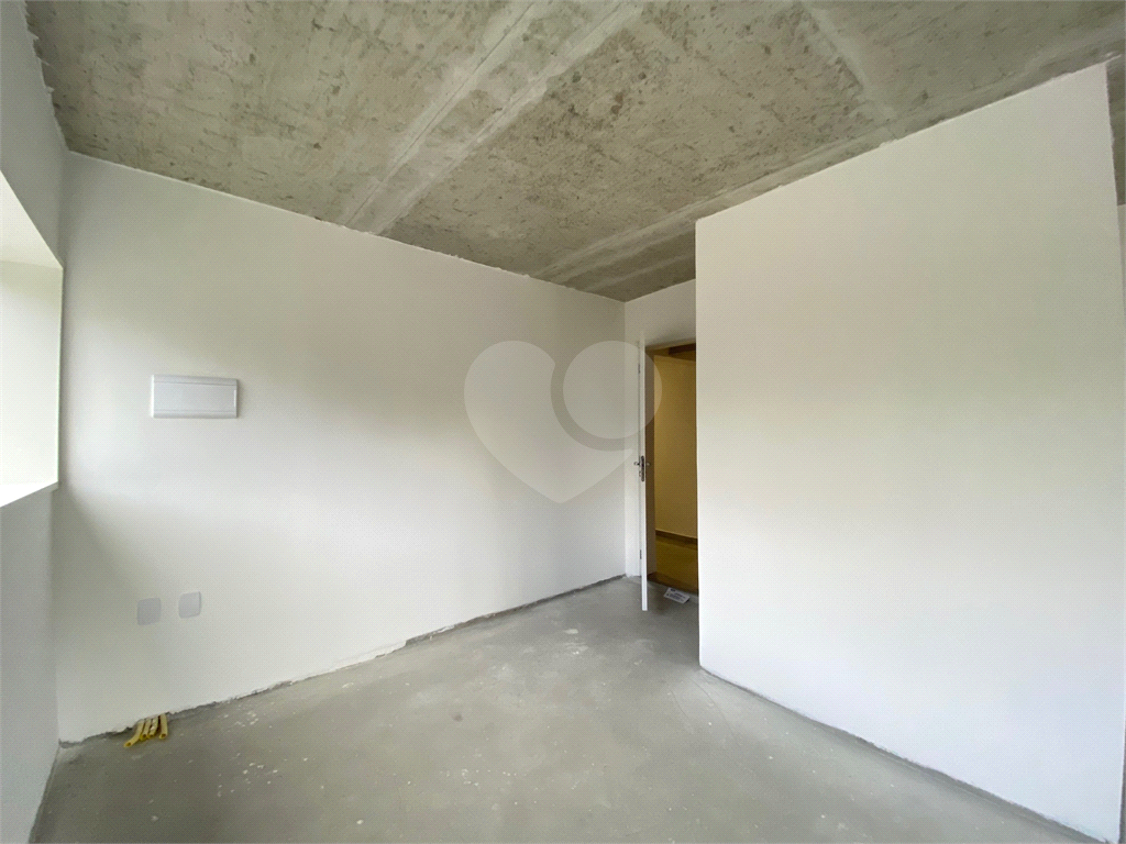 Oportunidade Sala Comercial de 39m2 com 01 vaga de garagem ao lado do Metro.