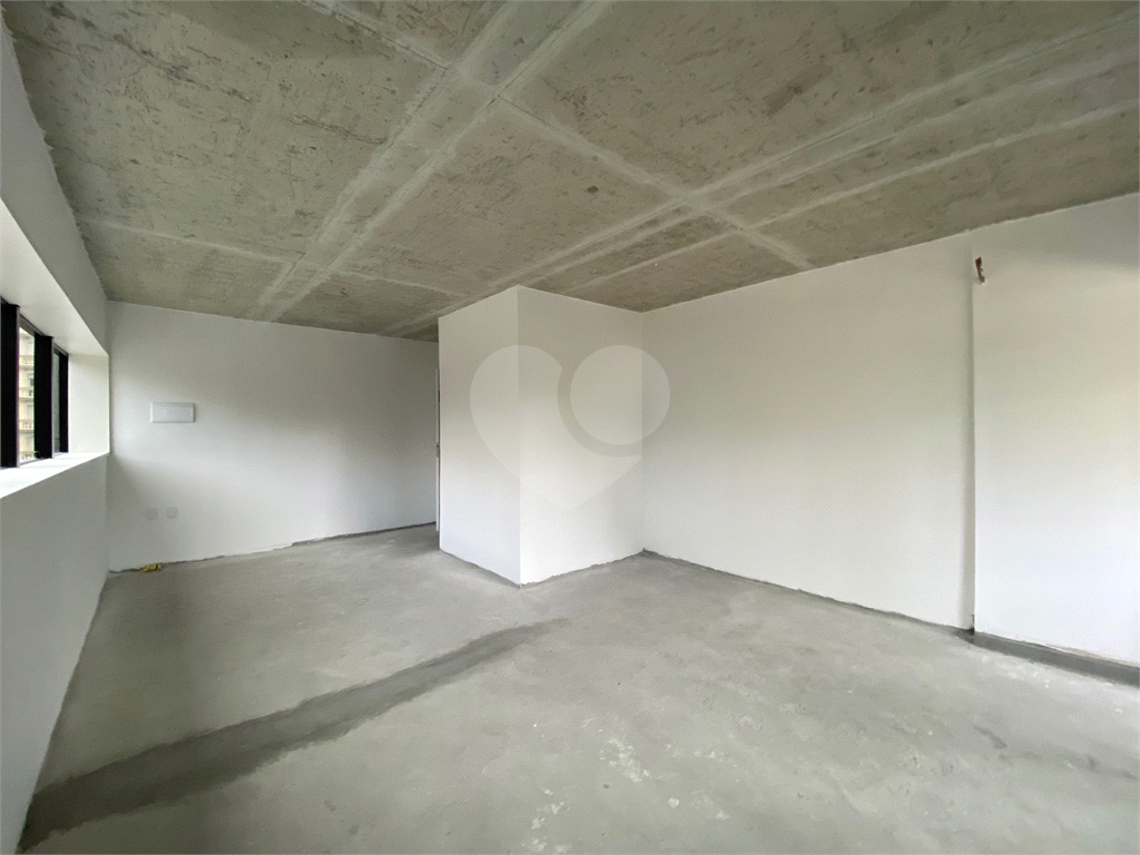 Oportunidade Sala Comercial de 39m2 com 01 vaga de garagem ao lado do Metro.