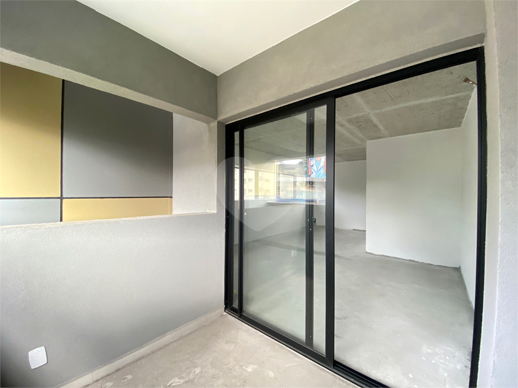 Oportunidade Sala Comercial de 39m2 com 01 vaga de garagem ao lado do Metro.
