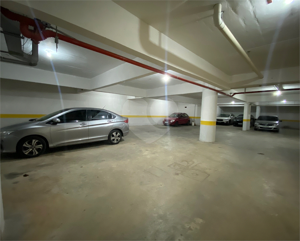 Oportunidade Sala Comercial de 39m2 com 01 vaga de garagem ao lado do Metro.