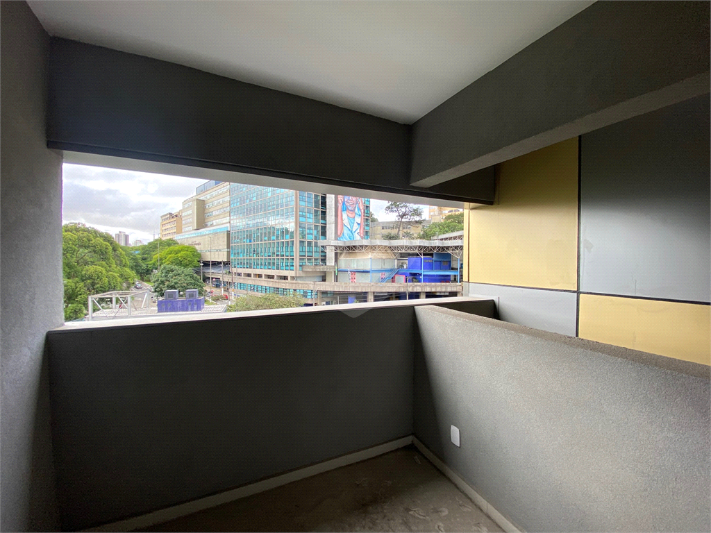 Oportunidade Sala Comercial de 39m2 com 01 vaga de garagem ao lado do Metro.