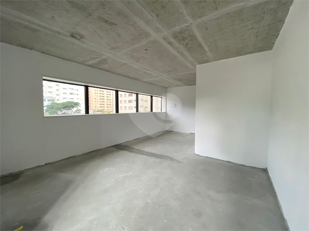 Oportunidade Sala Comercial de 39m2 com 01 vaga de garagem ao lado do Metro.