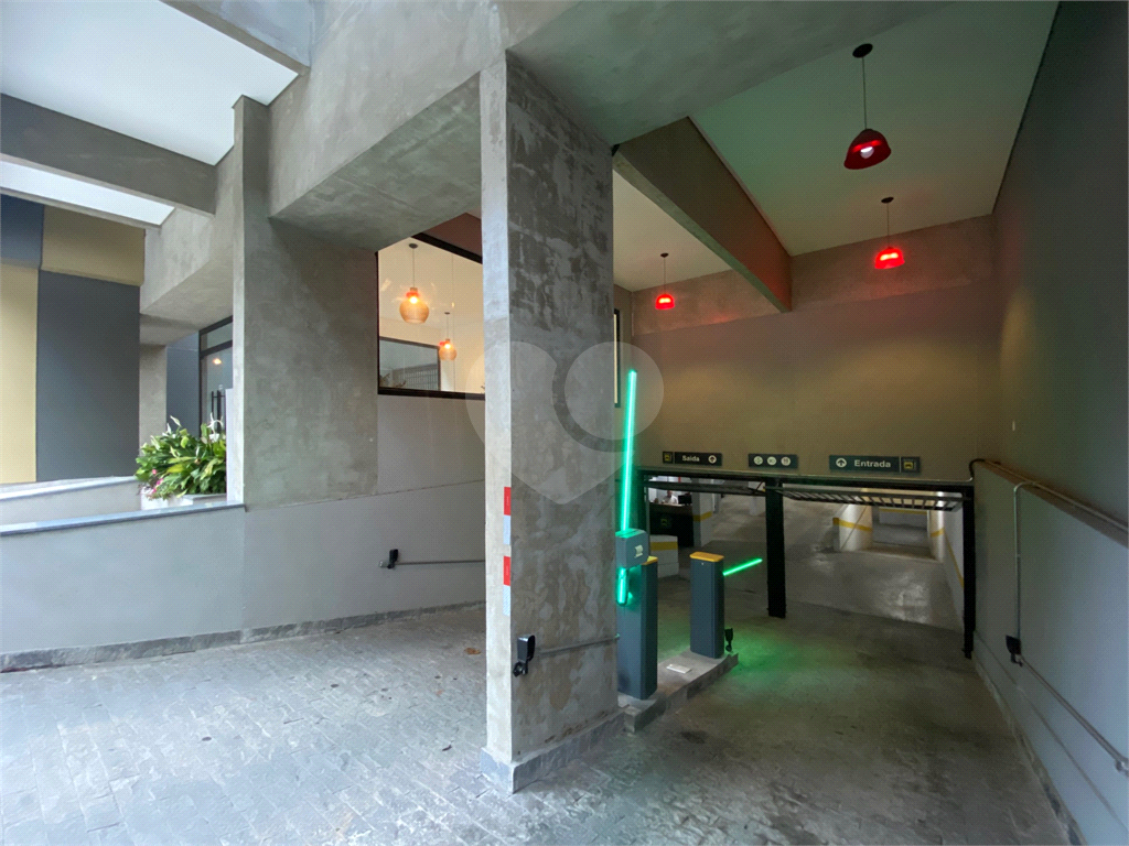 Oportunidade Sala Comercial de 39m2 com 01 vaga de garagem ao lado do Metro.
