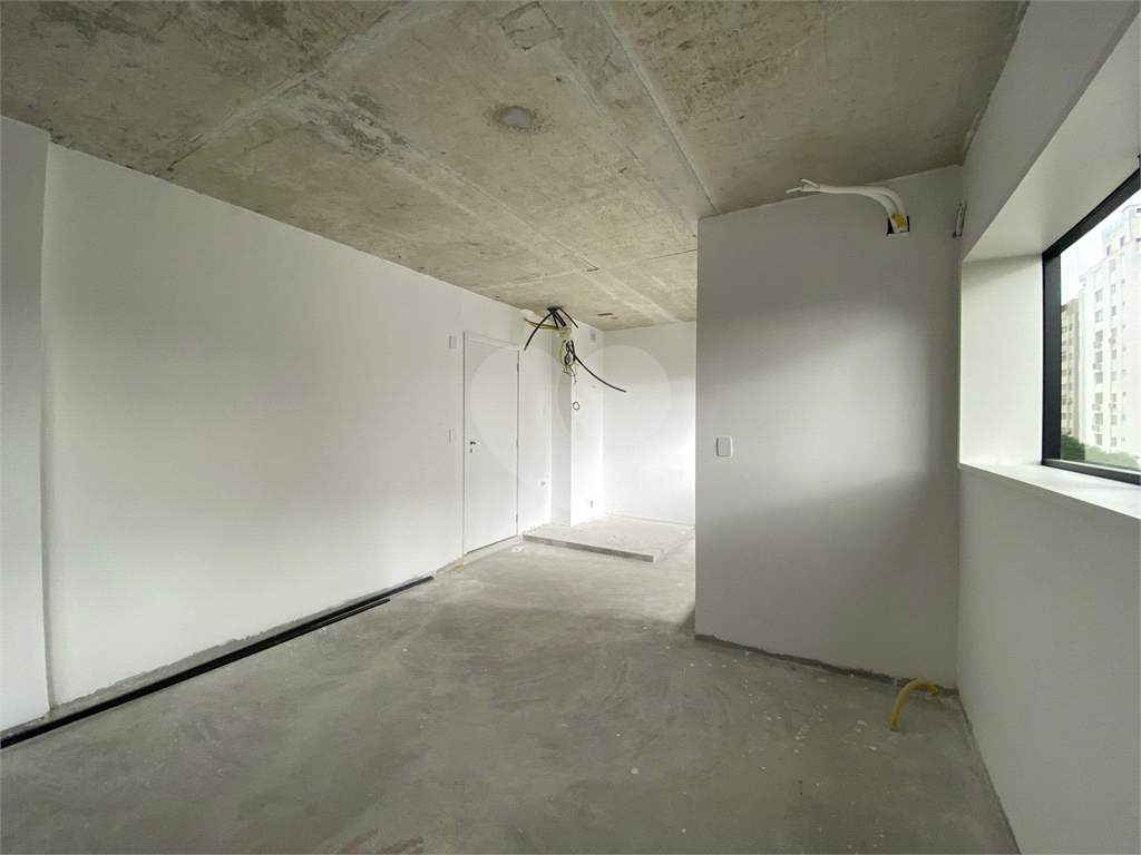 Oportunidade Sala Comercial de 51m2 com 01 vaga de garagem em Prédio Novo