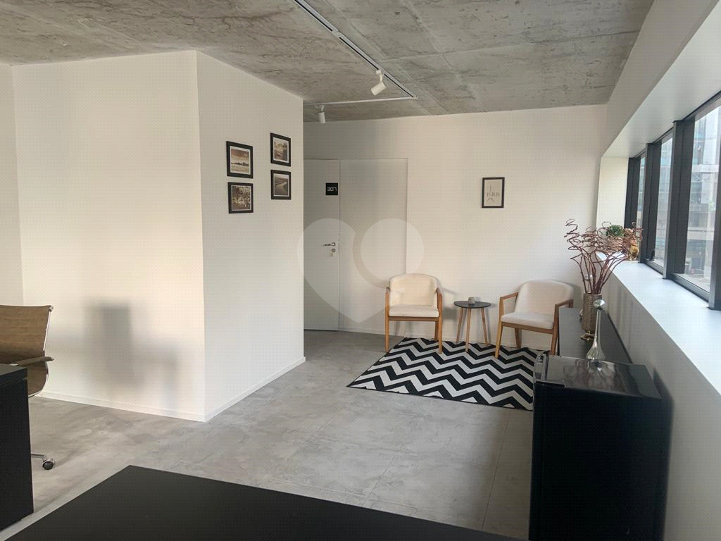 Oportunidade Sala Comercial de 51m2 com 01 vaga de garagem em Prédio Novo