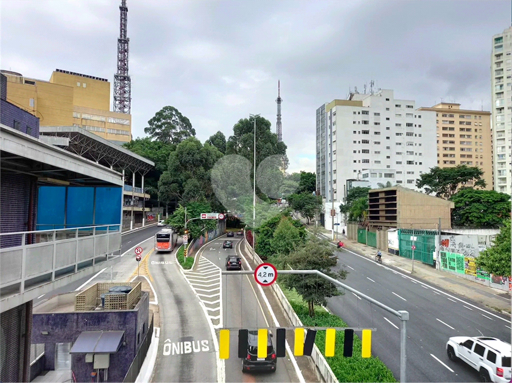 Oportunidade Sala Comercial de 51m2 com 01 vaga de garagem em Prédio Novo