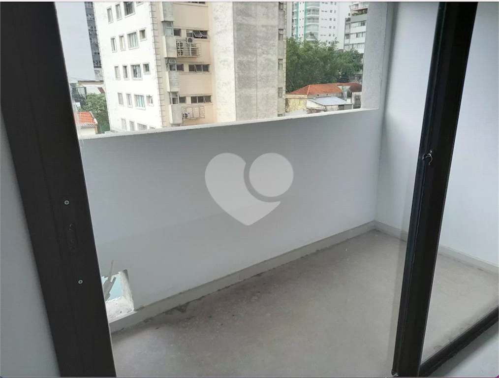 Oportunidade Sala Comercial de 51m2 com 01 vaga de garagem em Prédio Novo