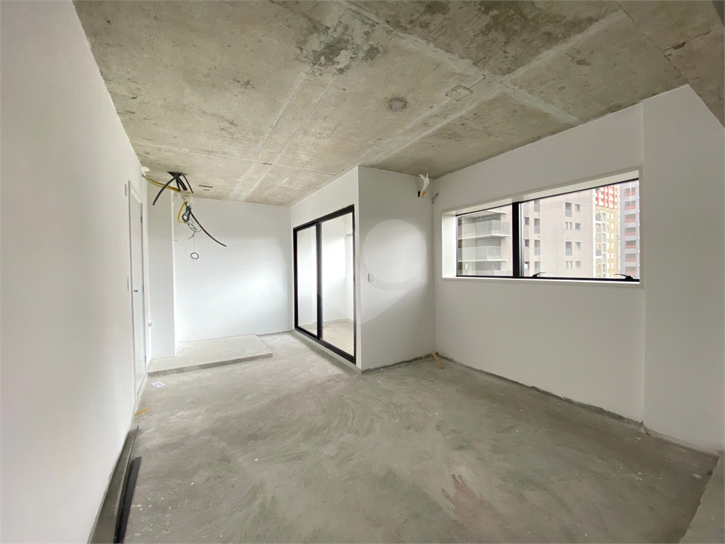 Oportunidade Sala Comercial de 51m2 com 01 vaga de garagem em Prédio Novo