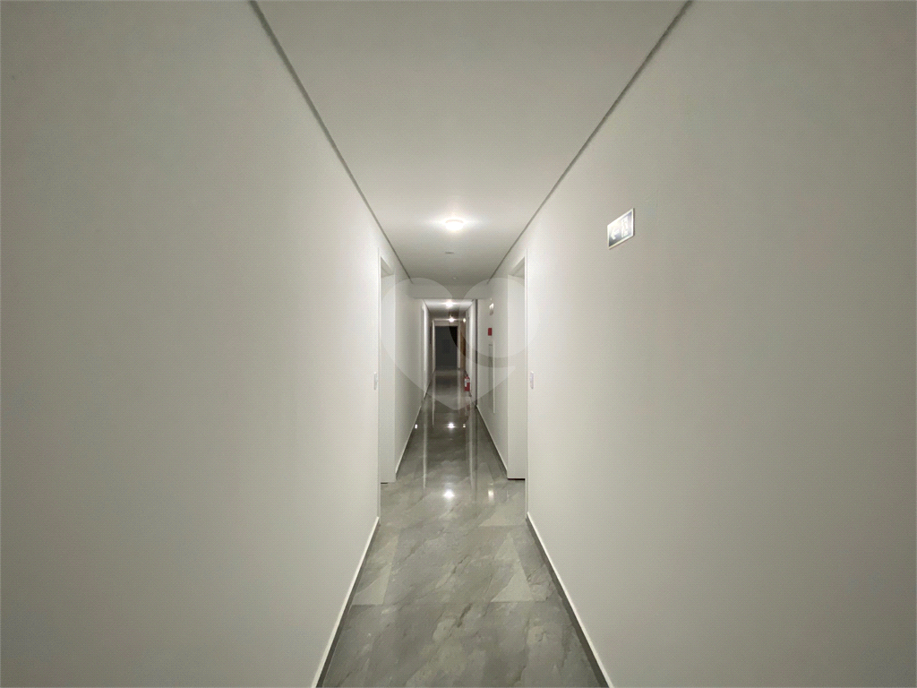 Oportunidade Sala Comercial de 51m2 com 01 vaga de garagem em Prédio Novo