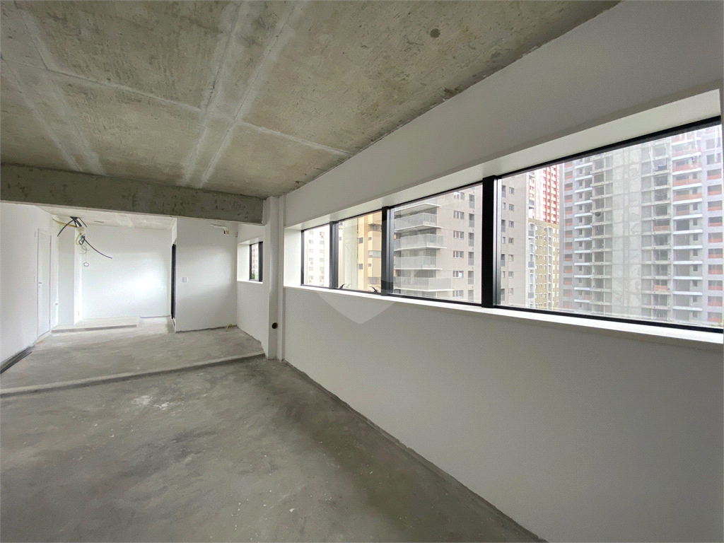 Oportunidade Sala Comercial de 51m2 com 01 vaga de garagem em Prédio Novo