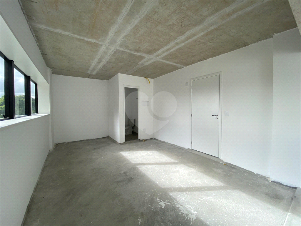 Oportunidade Sala Comercial de 51m2 com 01 vaga de garagem em Prédio Novo