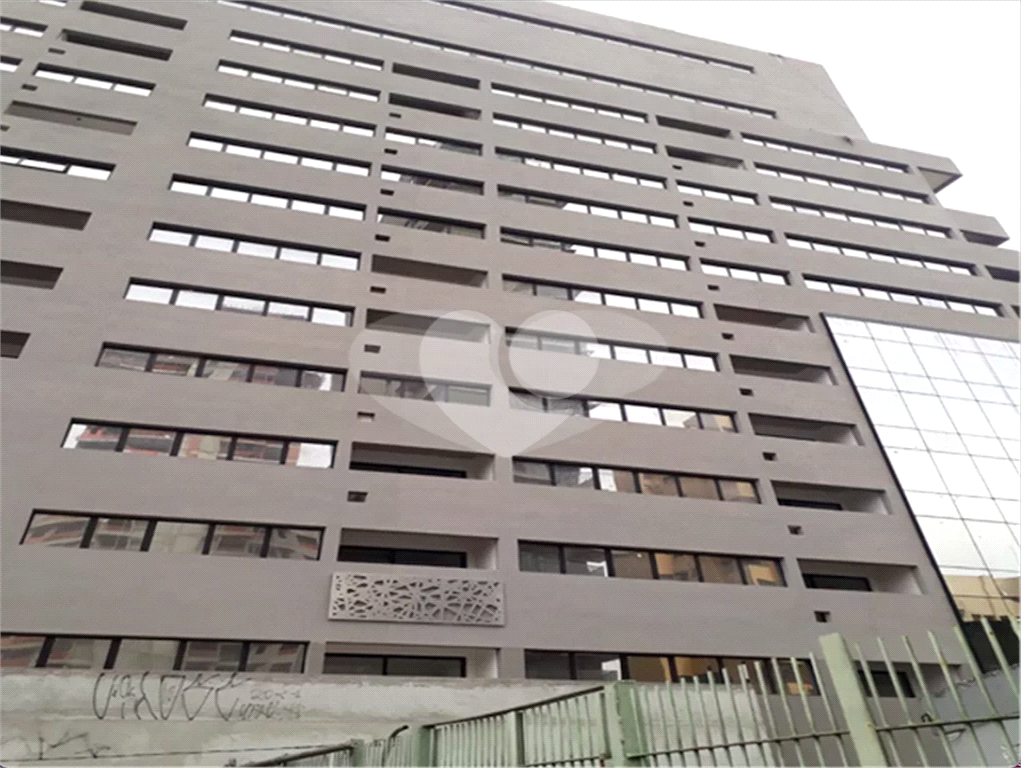 Oportunidade Sala Comercial de 51m2 com 01 vaga de garagem em Prédio Novo