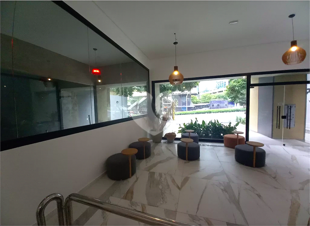 Oportunidade Sala Comercial de 51m2 com 01 vaga de garagem em Prédio Novo