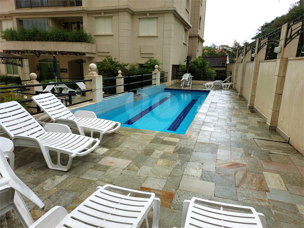 Cobertura duplex com 154m² vista livre, área de lazer privativa com piscina e churrasqueira